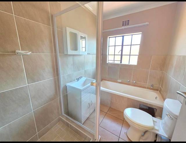 2 BEDROOM TOWNHOUSE FOR SALE IN MEYERTON CENTRAL